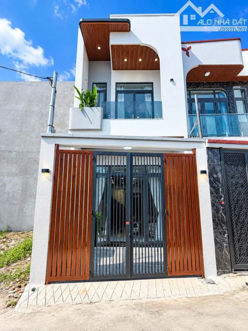 BÁN NHÀ HẺM Ô TÔ TRẢNG DÀI BIÊN HOÀ DT 64M2 2 TẦNG 3 PHÒNG NGỦ NHÀ MỚI 2.79TỶ