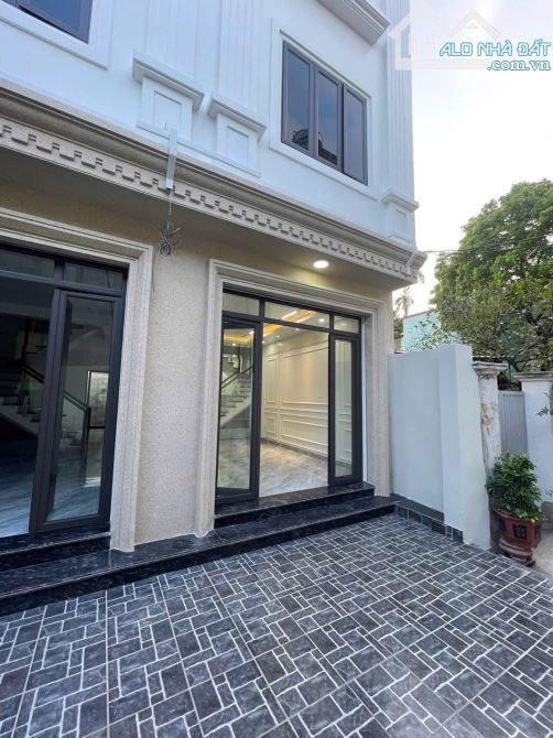 Siêu phẩm gần Hồ Sen_Sân chung rộng thênh thang_Thoáng trước sau_45 m2_2 ty 95