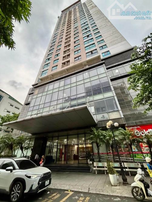 Bán gấp căn hộ tầng cao view đẹp Toà VNT Tower Fafilm sổ 100m2 x 3 phòng ngủ. Giá 7.5 tỷ