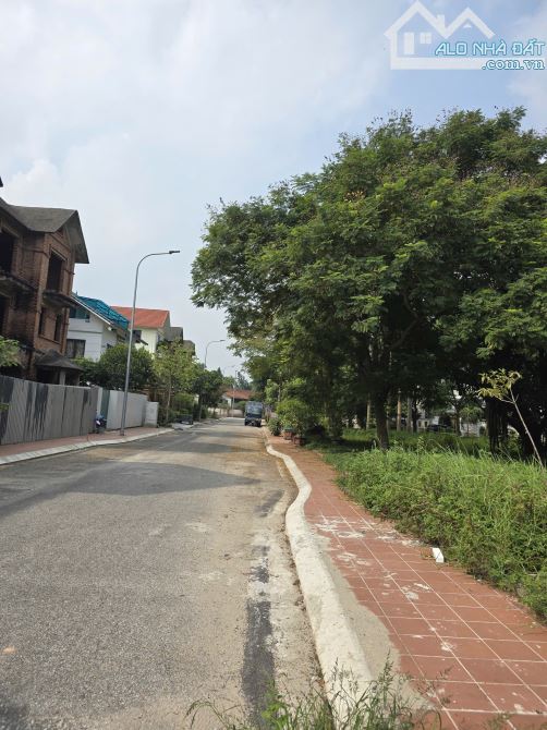 🔥 SIÊU PHẨM BIỆT THỰ 560M² – VIEW VƯỜN HOA, VỊ TRÍ ĐẮC ĐỊA! 🔥 💎 Bán đất biệt thự KĐT Ti