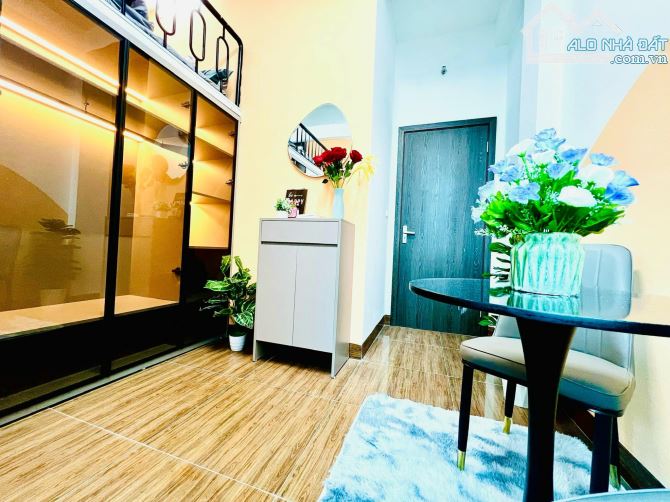 Bán CHDV 279 Đội Cấn, 65mx8T, 14pkk, mặt ngõ thông, ngõ rộng, 30m ô tô tránh, Doanh thu 90