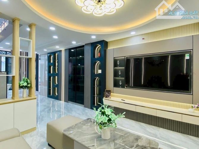 🏡 BÁN NHÀ HOÀNG NHƯ TIẾP, PHƯỜNG BỒ ĐỀ – 104M² X 7 TẦNG, THANG MÁY, Ô TÔ 7 CHỖ, 16,2 TỶ