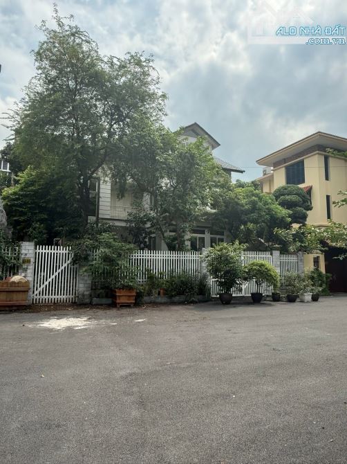 RẺ NHẤT KĐT BIỆT THỰ VƯỜN ĐÀO, 293M X 15M, CHỈ CÓ 126 TỶ TẠI LẠC LONG QUÂN, TÂY HỒ