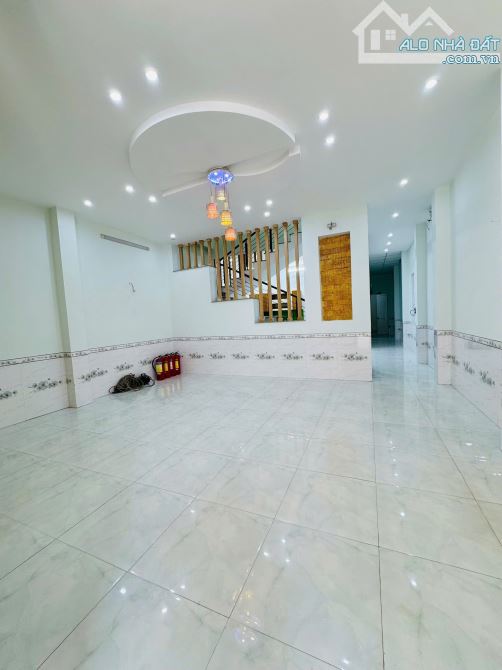 6x22m Tòa nhà 14 căn hộ dịch vụ hẻm Giải Phóng Tân Thành giá 5,8 tỷ