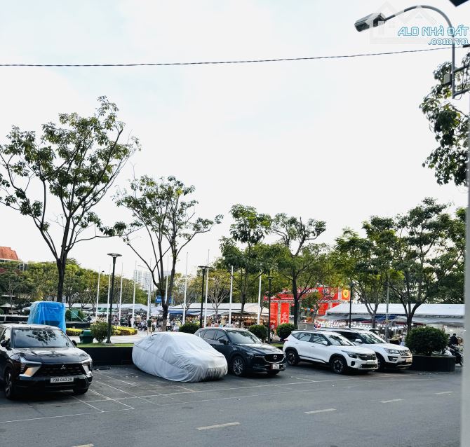 140,5M2 MẶT TIỀN HỤT XE HƠI XE TẢI ĐƠN GIÁ bé tí tiii NHƯ NHÀ Ở HẼM nhỏ PHÙ HỢP XÂY CẤ