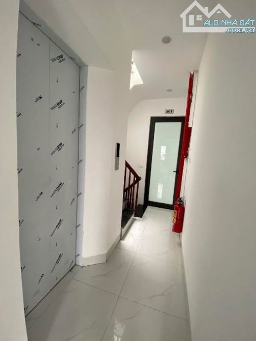 Tổng 11 phòng cho thuê - 50m2 - 2 mặt ngõ - 7 tầng thang máy phố Khương Đình - 12.2 tỷ