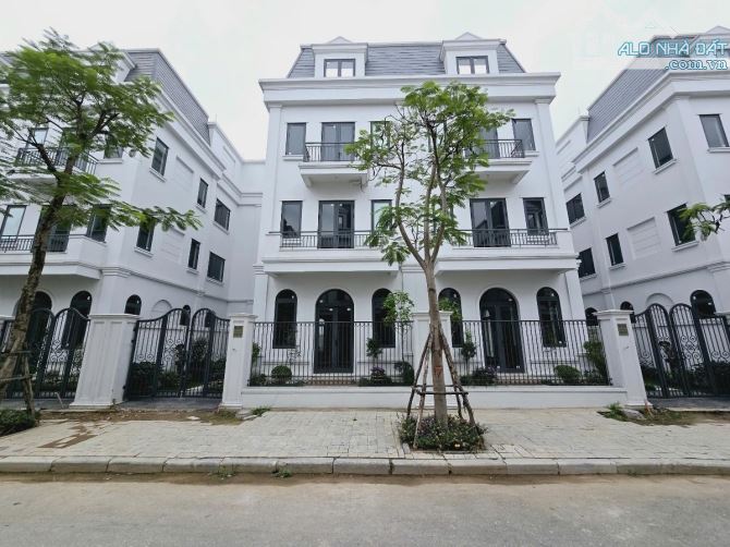 BIỆT THỰ SOLASTA MANSION DƯƠNG NỘI 170M MẶT TIỀN 8M GIÁ 28.5 TỶ