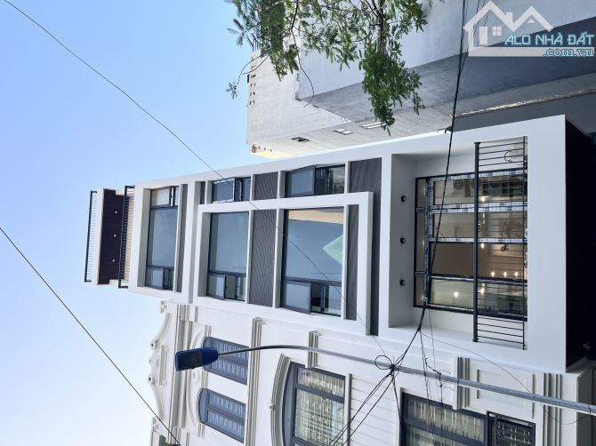Bán nhà 7 tầng thang máy lê hồng phong full nội that chỉ 9,99 tỷ