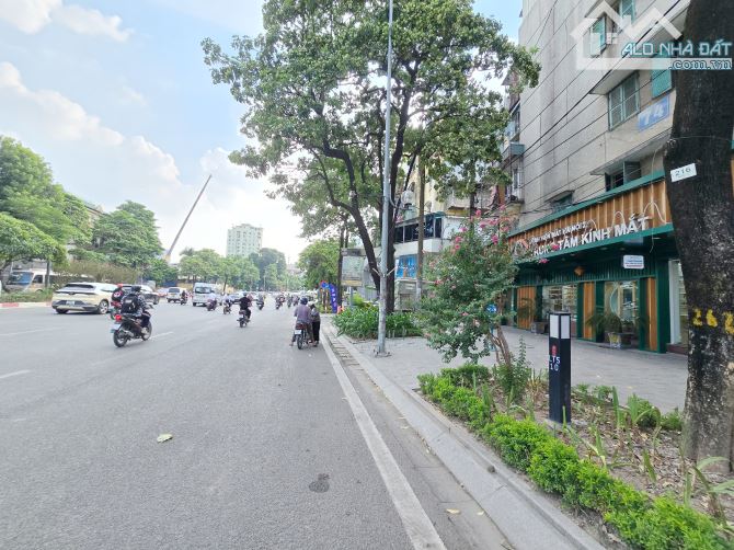 SIÊU PHẨM ĐẤT VÀNG MẶT PHỐ NGUYỄN CHÍ THANH LÔ GÓC 3 THOÁNG 420M2 - MT 12,5M: Giá 310 Tỷ