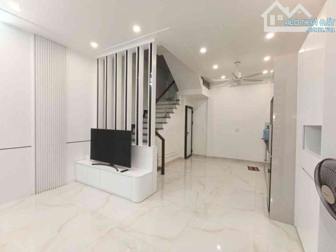 💯Cách mặt đường Miếu Hai Xã chỉ mấy bước 😍Nhà 4 tầng 56mv xây mới độc lập giá chỉ 4tỷ