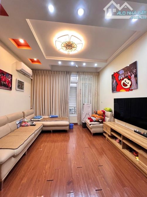 CỰC SỐC- CHỈ NHỈNH 11 TỶ SỞ HỮU NGAY NHÀ ĐẸP TRẦN DUY HƯNG- 50m -5 TẦNG- Ô TÔ ĐỖ CỔNG - GẦ