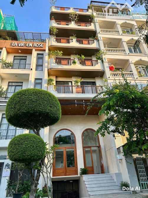 Bán toà căn hộ 6 tầng 77 Khuê Mỹ Đông 14 Giá 33.5 tỷ đối diện công viên