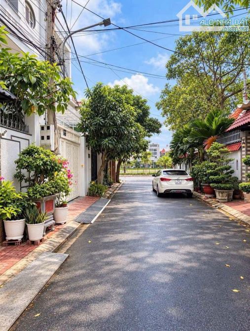 Bán nhà 3lầu gần công viên bờ hồ Võ Thị Sáu. Đi bộ ra biển. Giá tốt