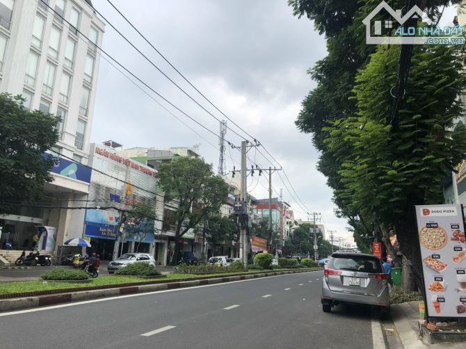 Bán nhà mặt tiền Bàu Cát giá 18.5 tỷ