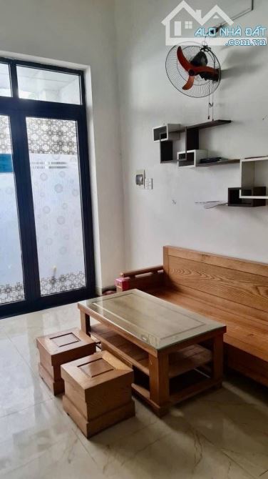 [HIẾM CÓ KHÓ TÌM] HẼM 4M - 80M² ĐẤT VÀNG Q4 - SẴN DÒNG TIỀN 25 TR/THÁNG 🏗️Mô tả :