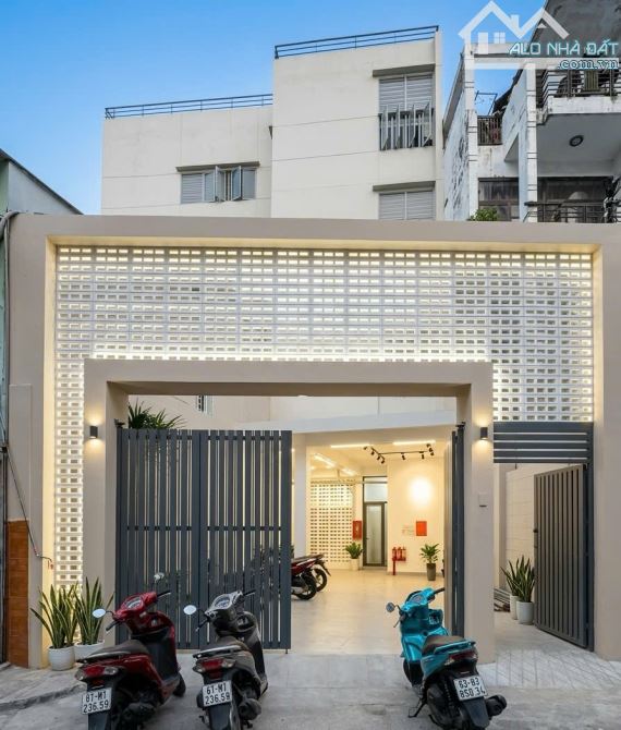 BÁN GẤP TÒA NHÀ ĐƯỜNG QUA TRUNG, NGAY NGÃ 5. CN 324m2. GIA 30 TỶ