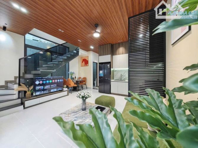 🔥 Nhà 2 tầng kiệt Trần Cao Vân , gần Biển Nguyễn Tất Thành - Dt : 60m² hướng đông bắc