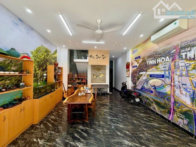 BÁN NHÀ LIỀN KỀ HIMLAM,THƯỢNG THANH VIỆT HƯNG.,76m2, 5 TẦNG,Thang máy,FuLL nội thất,Giá rẻ
