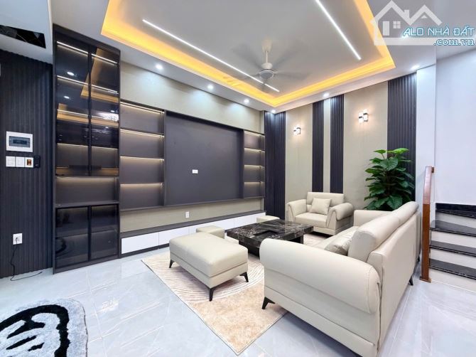 Bán nhà Miếu Hai Xã, 41m², 4 tầng, xây mới độc lập, mặt tiền rộng, giá 4 tỷ 15