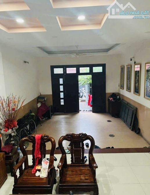 Chính chủ hạ 200tr Nhà 3 tầng 5x23 Khu nam long trần trọng cung