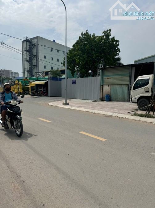 BÁN GẤP NHÀ XƯỞNG - MẶT TIỀN XE CÔNG TAINƠ QUA LẠI NGÀY ĐÊM - DT 340M - LÀM KHO XƯỞNG CTY