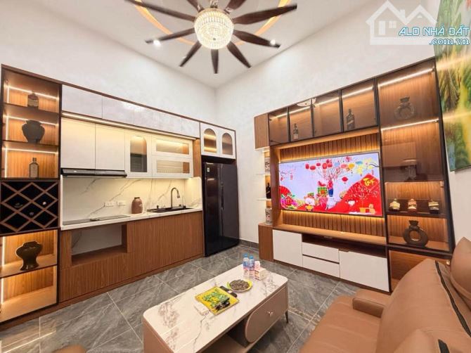 Bán nhà Lê Đại Hành, 65m2, 5 tầng thang máy, mặt tiền 10m, nhỉnh 24 tỷ, dòng tiền 70tr/thá