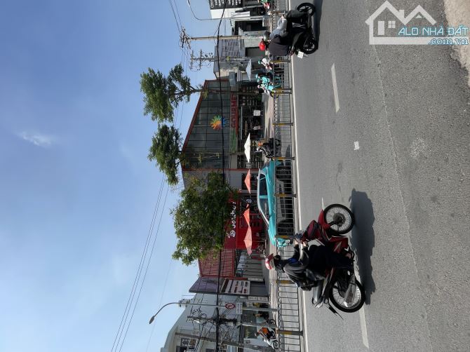 BÁN NGUYỄN THỊ THẬP 1700M GIÁ 600 TỶ TL