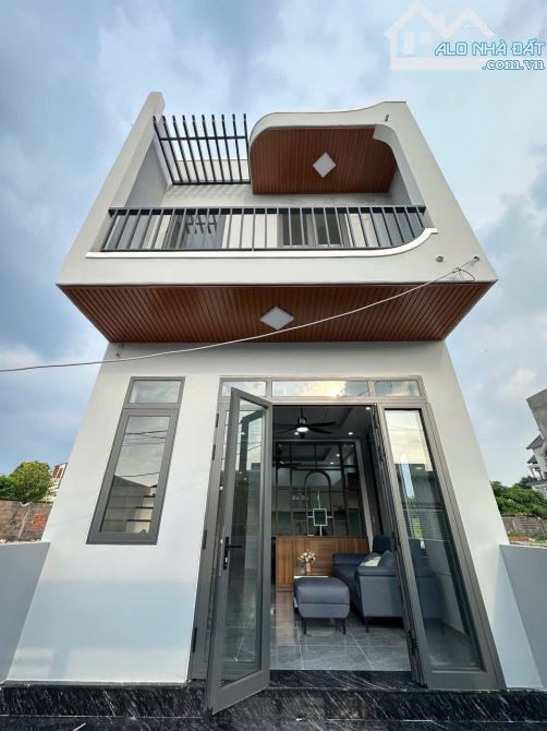 NP636 BÁN NHÀ LẦU 2MT GẦN TRƯỜNG MẦM NON TINH KHÔI – TRẢNG DÀI 💰 Giá chỉ: 2 TỶ 990 Triệu