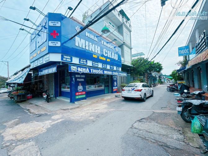 NP657 Bán lô biệt thự 331m2 có sẵn căn nhà kiên cố gần Chợ kp6 Tân Biên