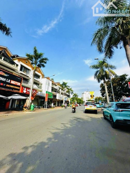 Trần trọng cung hiện tại giá rẻ nhất khu 4 tầng 7pn 4x18, giá 12 tỷ 8
