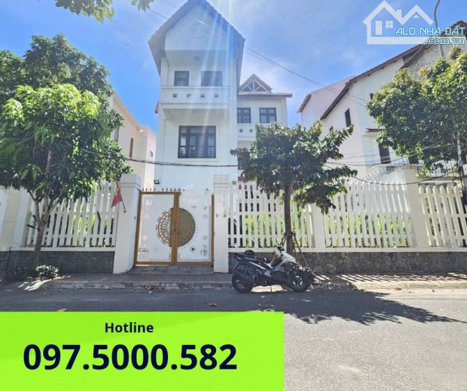 BÁN BIỆT THỰ BÃI SAU CÁCH BIỂN 100M + ( DT: 329M2) + NHÀ 1TR2L + GIÁ 45 TỶ TL