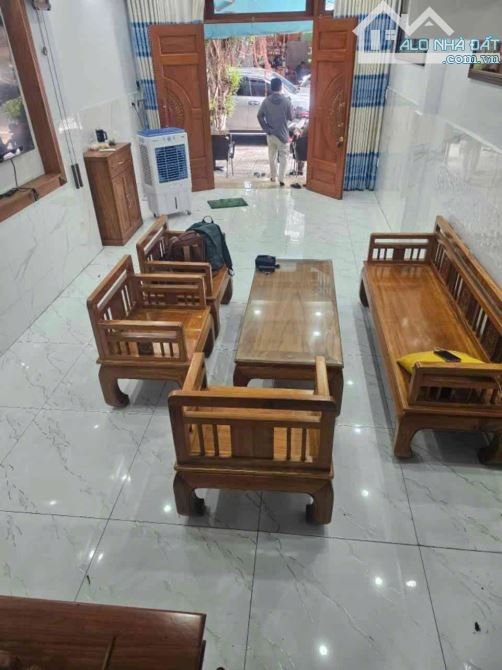MẶT TIỀN ĐƯỜNG – KHU TÊN LỬA | FULL GỖ NGUYÊN KHỐI - VỊ TRÍ KINH DOANH NHIỀU NGHÀNH - 3 TẦ