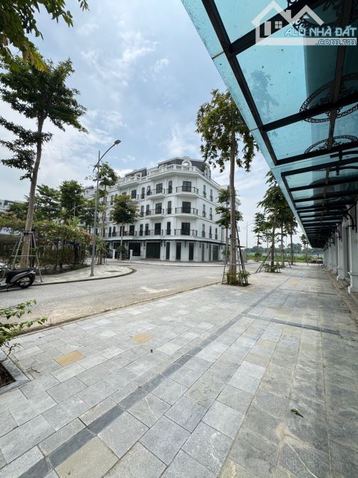 BÁN NHÀ LK ĐÔNG DƯƠNG , HOÀI ĐỨC , SÁT VÀNH ĐAI 4 , QL32 , 80m2 x5 tầng view công viên