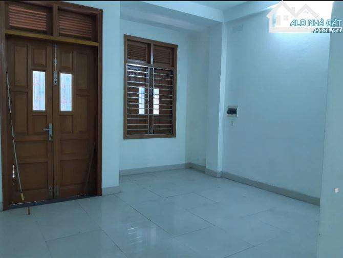 - Bán nhà 3 tầng đường Lê Văn Hiến- Ngay bệnh viện 600 giường. DT 72m2- Giá 8 Tỷ TL