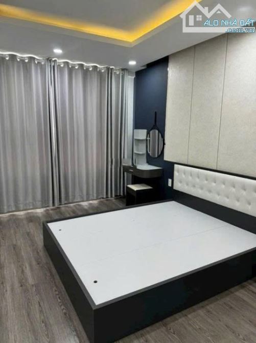 Bán Căn Hộ Lucky Place ,114m2 , 3PN , 2WC , Căn Góc , Sổ Hồng Riêng, Giá 7.3 Tỷ TL