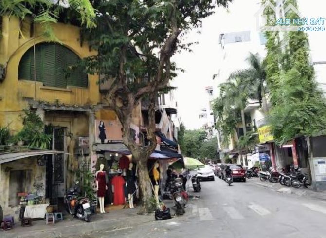 BIỆT THỰ PHÁP CỔ GIỮA LÒNG BA ĐÌNH | 120M |