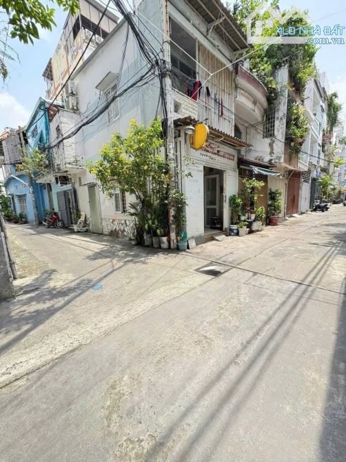 BÁN NHÀ GÓC 2 MẶT HẺM Ô TÔ 489 HUỲNH VĂN BÁNH 2TẦNG SÁT LÊ VĂN SỸ-TRẦN HỮU TRANG 5,8TỶ