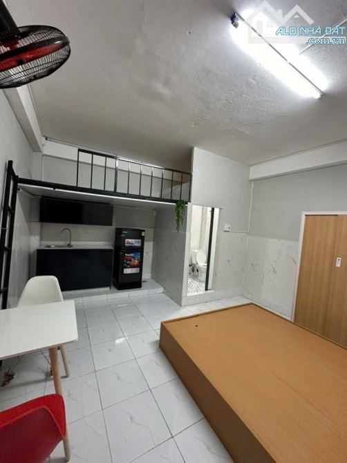 CĂNG HỘ DỊCH VỤ MẶT TIỀN CHỢ KINH DOANH SẦM UẤT - 4 TẦNG - DT 120M2 - NGANG 6M DÒNG TIỀN 4