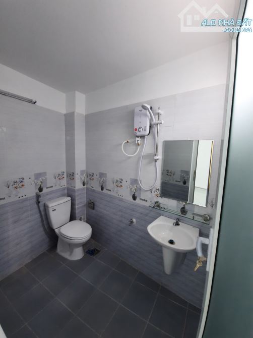 Bán nhà 1 trệt 1 lầu 3PN Trung Mỹ Tây 13A, Diện tích 4x20 giá cực ngộp 1,5 tỷ SHR