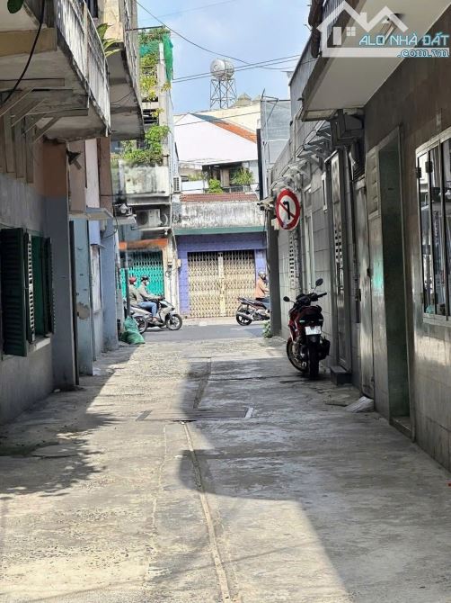 8.7 tỷ Thương Lượng Dt:9x7m,Kc:4 tầng Bán nhà 2 Mt HXH Đường Nguyễn Kiệm,P4,Q Phú Nhuận