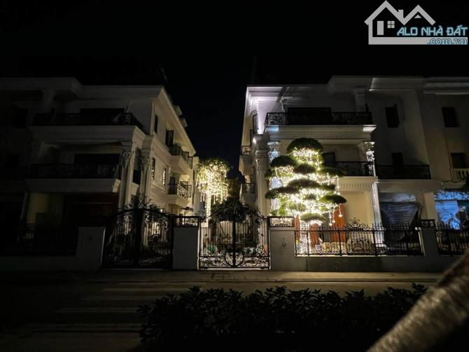 Biệt Thự Đơn Lập 4 Tầng Thang Máy Vin Hàm Nghi Mỹ Đình 280m2 Mt 15m Đẹp Yên Tĩnh Ở Ngay