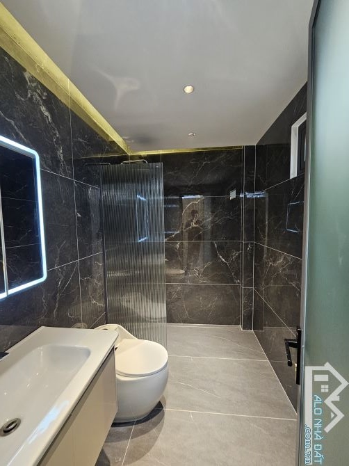 nhà full nội thất trung tâm quận bình tân , mới xây , dt 70m2 , nhỉnh hơn 6 tỷ đồng