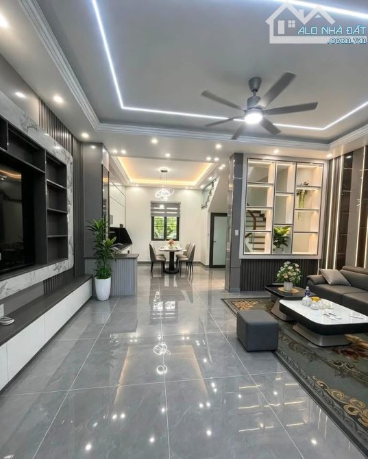 🔥 NHÀ VĨNH KHÊ🔥MẶT TIỀN 7,05m. Ô TÔ ĐỖ TẬN CỬA ✅
