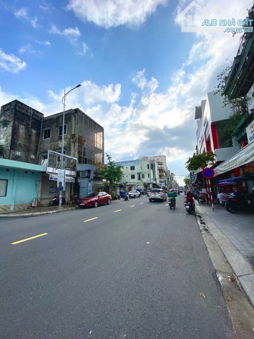 Bán lô đất đẹp đường ôtô trước nhà trung tâm Đà Nẵng giá sập hầm chỉ 3 ty2