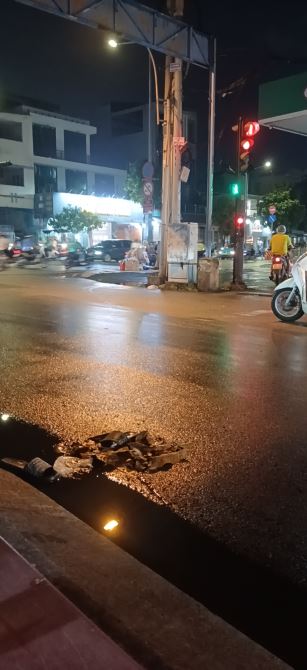💓 3,1 tỷ TL. Sổ hoàn công. 🏠 Tô Hiệu, Phú Thạnh, Tân Phú. DT 2,4 x 10, hậu 2,6 m, 2 tầng
