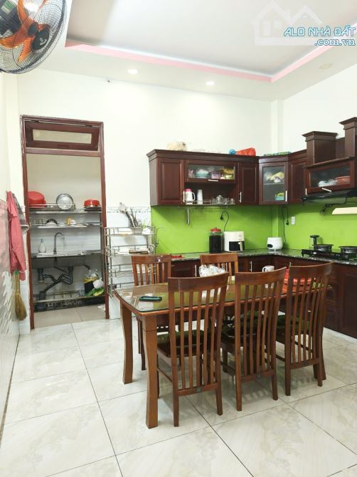 NHÀ MẶT TIỀN NGUYỄN THỊ KIỂU Quận12-Chỉ 8TY100tr-4.1mx24m-2 tầng 3 phòng ngủ-KD VIP