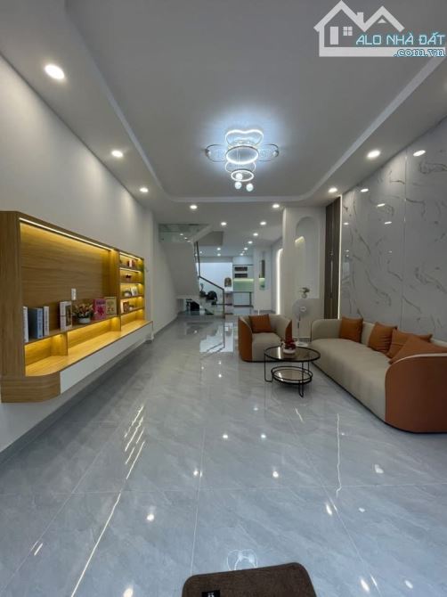 🌏 Nhà 3 Tầng CXPL . Q 6 . HXH . 7 🧄 xx. T L 💫 DT : 4.2 x 17 . Nở hậu 4.6 x 17 .