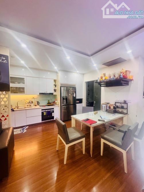 Nhỉnh 6 tỷ, 3 ngủ chung cư 283 Khương Trung, Thanh Xuân 81/85m chủ tặng nội thất, só slot