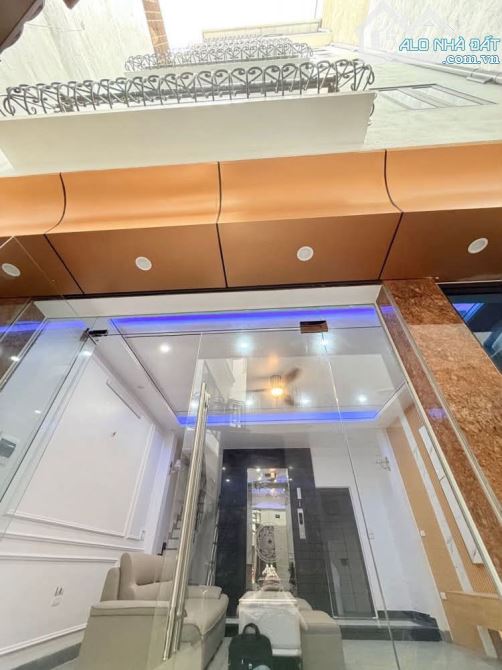 7 tầng thang máy full nội thất xịn Tôn Đức Thắng sổ 48m2 x mtiền 5.8m. Ngõ đẹp Gấp 11.5 tỷ