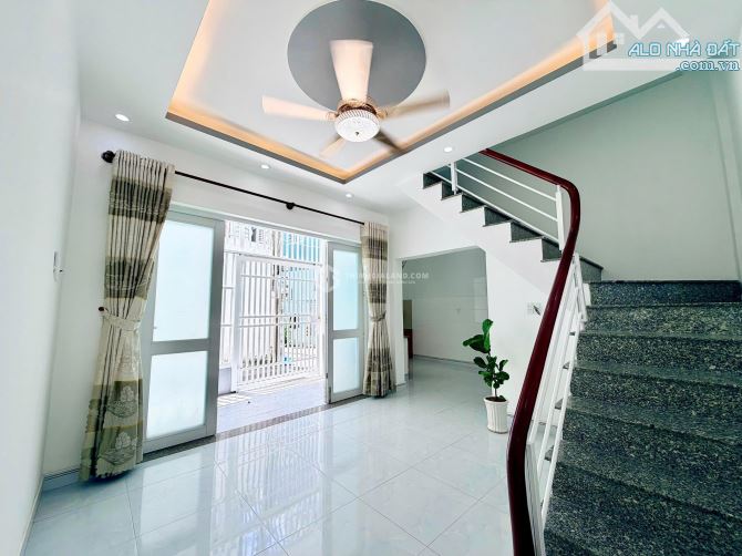BÁN NHÀ 1 TRỆT 1 LẦU HẺM GẦN MẶT TIỀN HÙNG VƯƠNG GẦN CHỢ CÔ GIANG VŨNG TÀU 41m2 GIÁ 4.1 TỶ